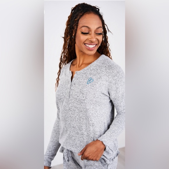 Latched Mama Nest Jogger Set XS in Heathered Rose - Picture 8 of 9